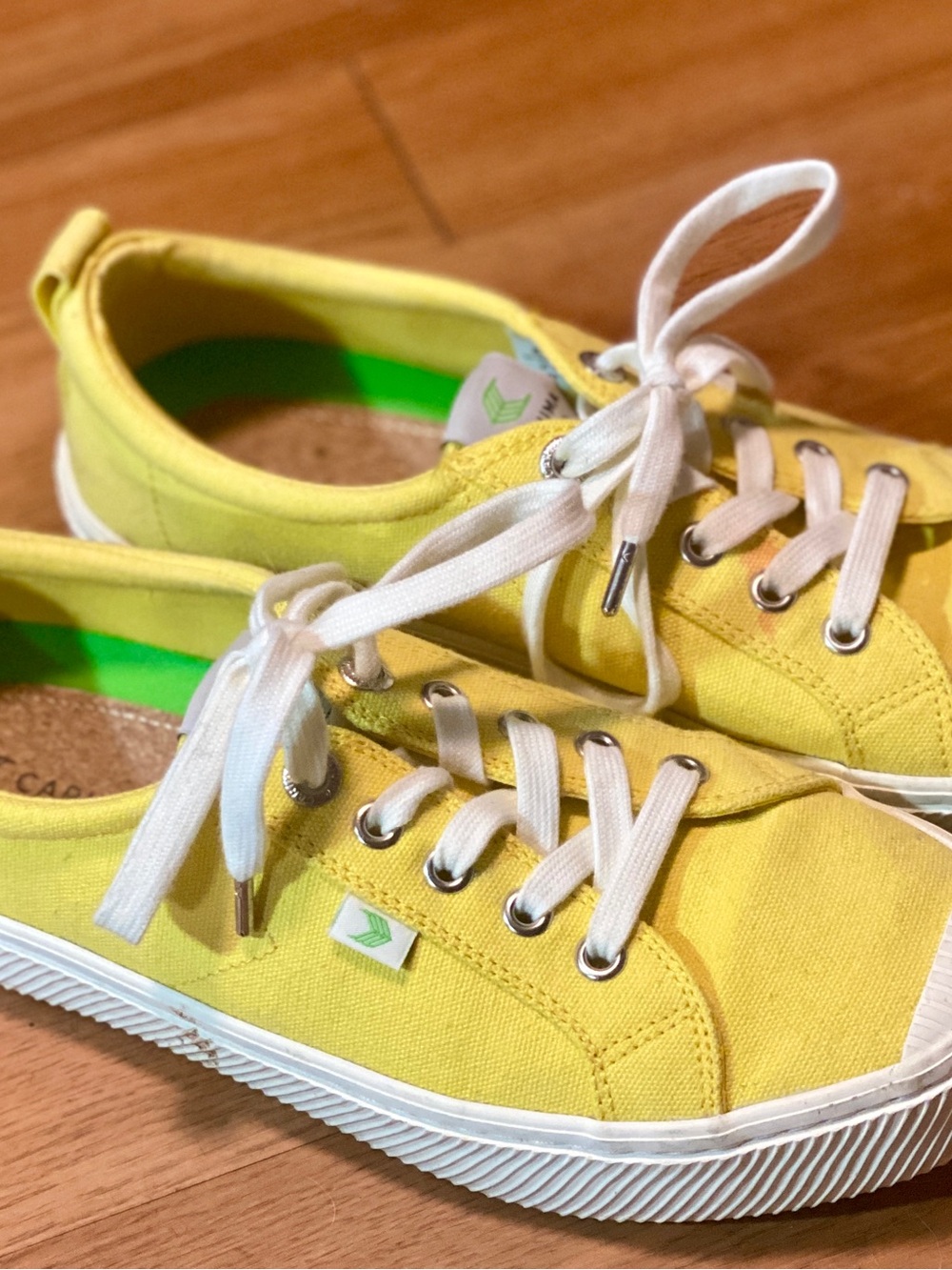 Cariuma Yellow Canvas Low-Top Sneakers